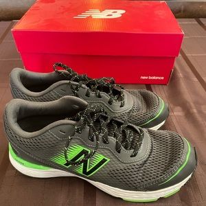 New Balance 680v6 Boys Youth 7